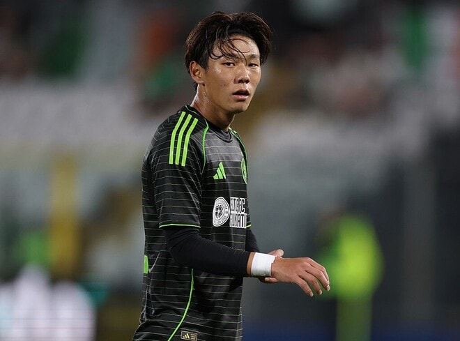 「忘れられたDF」23歳日本人、わずか半年で名門退団に現地メディアが困惑　まさかの出場１試合「称賛されたのに…」「Bチームの方が多い」