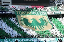 「スッゲェ変わった！」「攻めてて好き」東京Vの新ユニが好評！ 始祖鳥がモチーフのデザインに「珍しく黒アクセント」「最高ですね」の声