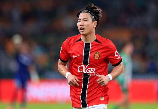 「日本人にイ・ガンイン級の期待をしたのが間違い」今季１得点…W杯出場戦士の不振に韓国メディアが辛辣批評「ファンも不満を抱いている」