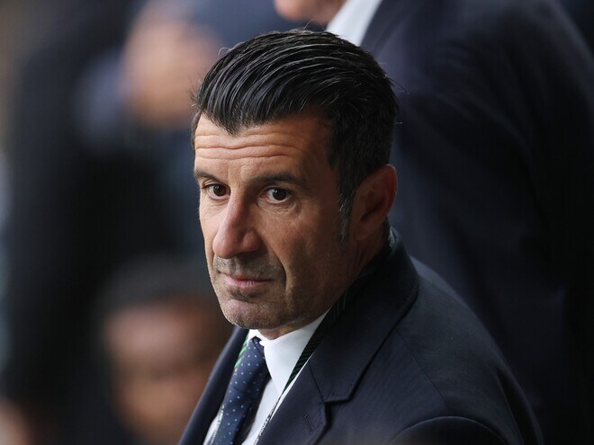 「普通に京都にいるなんて」元ポルトガル代表の世界的レジェンドが来日！“日本満喫ショット”にファン興奮「会えて光栄でした」