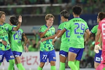 「センスの良いデザイン」「とても刺さる」湘南が発表した“最後”の新ユニホームに反響！「爽やか」「やっぱかっこいいっす」など好評