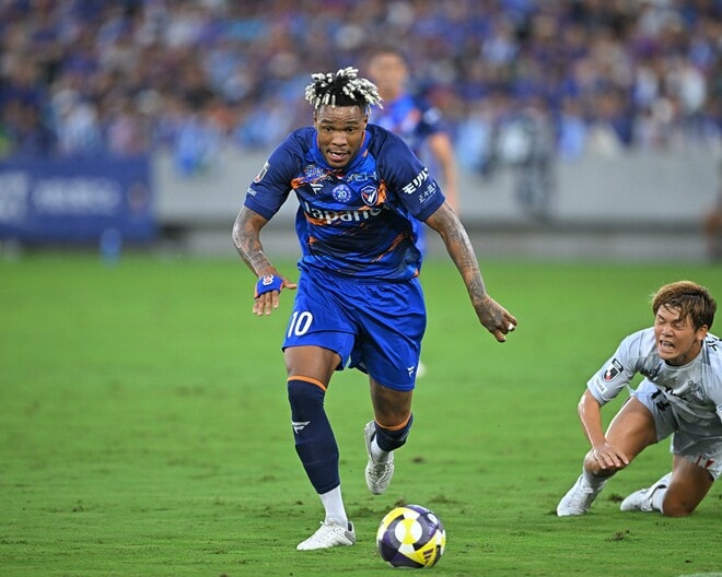 「キタァァァ」「最大級の補強」昨季J２でMVPのブラジリアンがJ１昇格クラブと契約更新！ 待ちわびた吉報にファン歓喜「残ってくれてよかった」