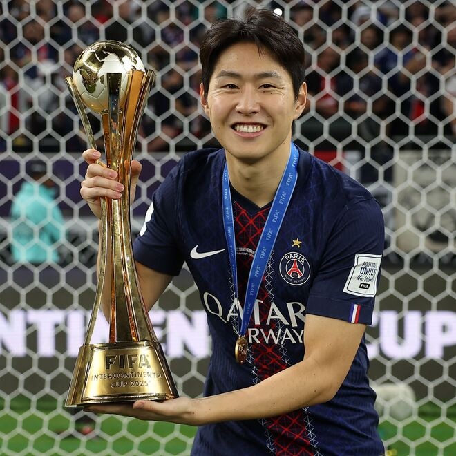 「11回目の優勝だ」フランス頂上決戦を欠場も…隣国メディアは韓国代表MFのある力を“誇張”気味に称賛「史上最高の…」