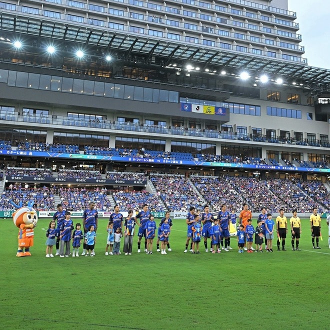 J１昇格クラブの新ユニ「かっけえ！」「シンプルでスタイリッシュ」“未来”と“歴史”がテーマ。エンブレムの位置にも脚光