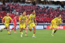 「粘って、粘って、粘って」鹿島学園が死闘制す！ 初の日本一に向け鈴木雅人監督は「地道に、懸命に頑張るだけです」【選手権】