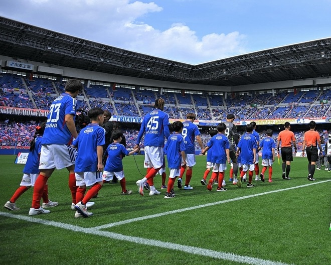 「胸トラップしやすそう」マリノスが新ユニ発表！ 原動力は揺るぎない“信念”「２ndはマドリーみがある」など脚光