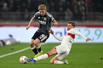 フランクフルトは２－３で惜敗。先制点をアシストした堂安律を現地メディアは「まずまず」と評価