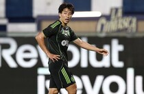 「何もしていないのと同じ」昨年日本代表デビューの25歳FW、名門加入も未だ無得点で元マンU戦士が苦言　クラブの補強策を糾弾「ただ誰かを獲得すればいいというのは忘れろ」