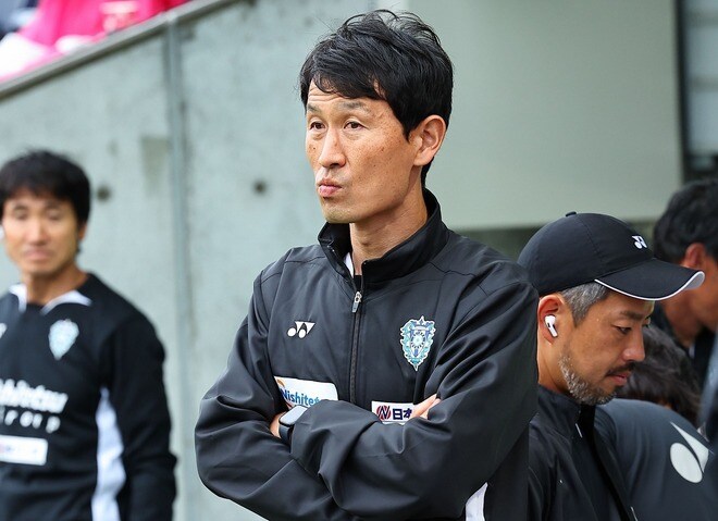 福岡が金明輝前監督の“コンプラ違反”内容を公表。選手たちが「緊急で話し合い」始めるほどの叱責行為…会長と社長が引責辞任
