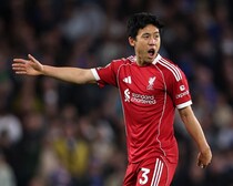 「柔軟に対応する必要がある」怪我から復帰の遠藤航を右SBで起用？ リバプール指揮官が示唆「彼自身も中盤を好んでいる。ただ…」