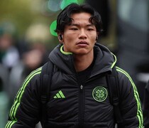 一体なぜ？「放出容認」報道の日本代表MFがまさかのスタメン落ちで現地騒然！「１人だけ変更した」