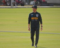 「良いフットボールをして勝ちたい」哲学はブレない。鳥栖の指揮官が強調する三本柱「競争と成長、あとはやっぱり優勝」