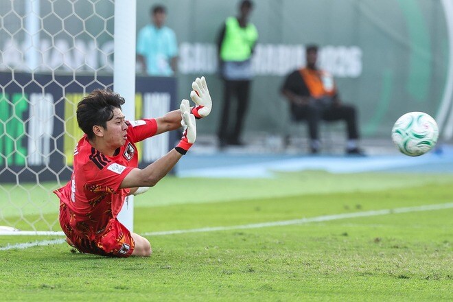 「は？ 18歳!?」PK戦で２本止めた！ ガンバ守護神の圧巻セーブをファン絶賛！「神がかってた」「将来のA代表ですな」【U-23アジア杯】