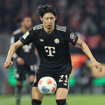 ５発圧勝の試合で「足を引っ張る存在」。バイエルン伊藤洋輝に海外メディアが厳しい評価「何度も突破された」