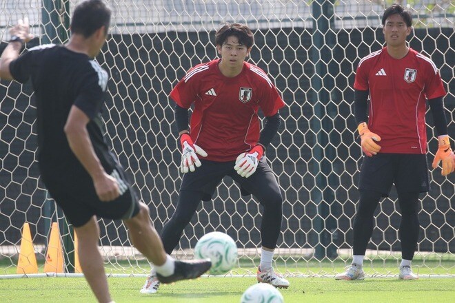 悔しさを成長のエネルギーに変えて。守護神・荒木琉偉が2つのPKストップでヒーローに! さらなる進化を誓う【現地発】