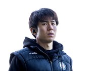 「バカげた決定」「意味不明だ」昨年日本代表デビューの25歳が９位→５位に電撃移籍！昇格争う相手への放出に古巣ファンが憤慨！「なぜライバルに貸し出すんだ」「怒りを感じる」