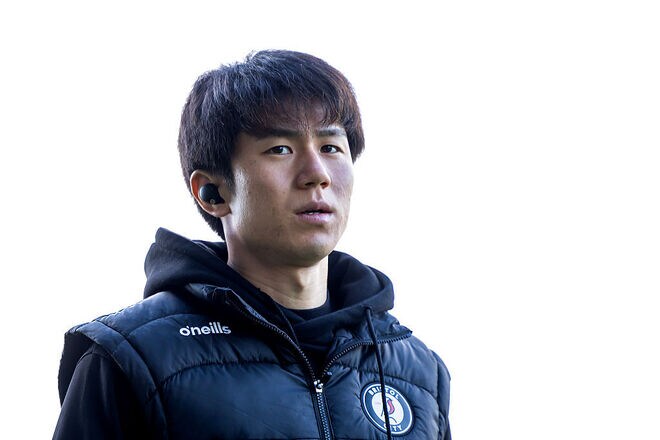 「バカげた決定」「意味不明だ」昨年日本代表デビューの25歳が９位→５位に電撃移籍！昇格争う相手への放出に古巣ファンが憤慨！「なぜライバルに貸し出すんだ」「怒りを感じる」