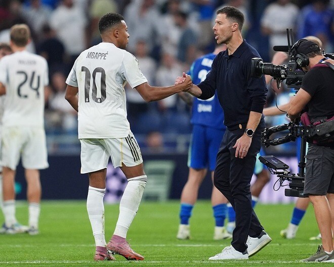 「クラブの決定で尊重しなければならない」マドリーのフランス代表FWがシャビ・アロンソに関する質問に回答「正当か不当かは僕の責任では判断できない」