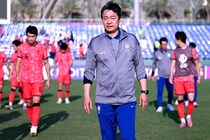 「似てると思ったらやっぱり！」U-23韓国を率いるのは“加茂ジャパン”を国立で粉砕した因縁の名手！「悪夢が蘇ったわ」「面影あるね」「懐かしいな」など話題【U-23アジア杯】