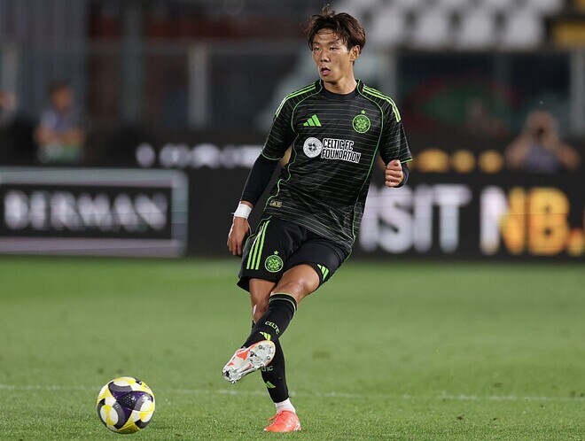 「失敗として去った」PSMで高評価だった日本人DF、まさかの出場１試合で名門退団に現地メディアは困惑「半年でどん底に落ちたと…」