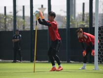 大岩ジャパンを支える縁の下の力持ち。“人間力”で仲間を鼓舞する大学生GKの存在価値【現地発】