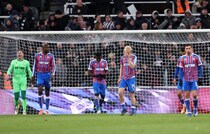 パレスは見捨てられているのか。文字通り“ゴタゴタ”。グラスナーの退任、主力選手の去就、鎌田の今後。すべて同じ一本の線でつながっている【現地発】