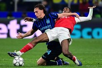 「誰だ？ なんであんなにすごいの」「脅威だな」アーセナルファンが20歳の敵FWに騒然！「あいつは強い」「新時代のジルー」