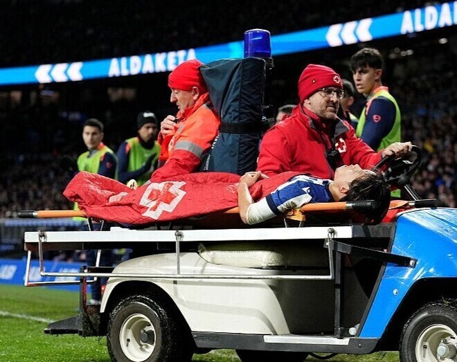 「最大の失策」「日本のファンに伝えたいのは…」久保建英の負傷にソシエダ番記者が悲嘆　新指揮官の“酷使”に苦言「１か月も経たないうちにタケをオーバーヒートさせた」【現地発】