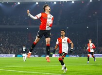 「完璧すぎて鳥肌」「完全にヒーローだ」ダービーで痛恨ミス→ELで鮮烈決勝点！汚名返上の日本代表DFに賛辞殺到！７戦ぶり勝利で逆転突破へ望み