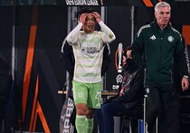 セルティック旗手怜央がまさか！前田大然のアシストから先制ゴール→３分間でイエロー２枚、34分に痛恨のレッド…納得がいかず憮然