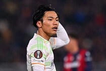 「何してんだよ」「大失態だ」先制点奪取も水の泡…相手を叩いてレッドの日本代表MFに現地ファンは憤慨「なんて愚かな」「試合をぶち壊した」