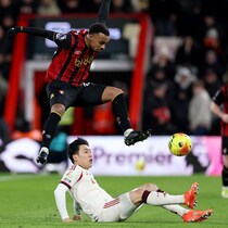 遠藤航が35分からCBで途中出場。前半２失点のリバプール、一度は追いつくも94分に痛恨失点でボーンマスに２－３敗戦。リーグ戦５試合勝ちなし