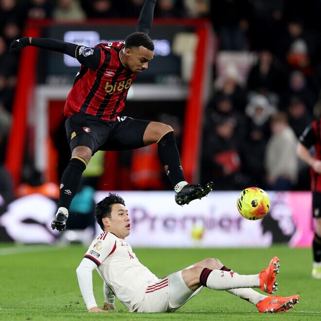 遠藤航が35分からCBで途中出場。前半２失点のリバプール、一度は追いつくも94分に痛恨失点でボーンマスに２－３敗戦。リーグ戦５試合勝ちなし