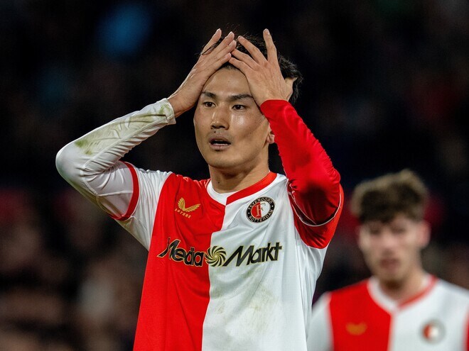 フェイエノールトは４－２勝利でリーグ戦５試合ぶりの白星も…渡辺剛が足首の負傷で途中交代