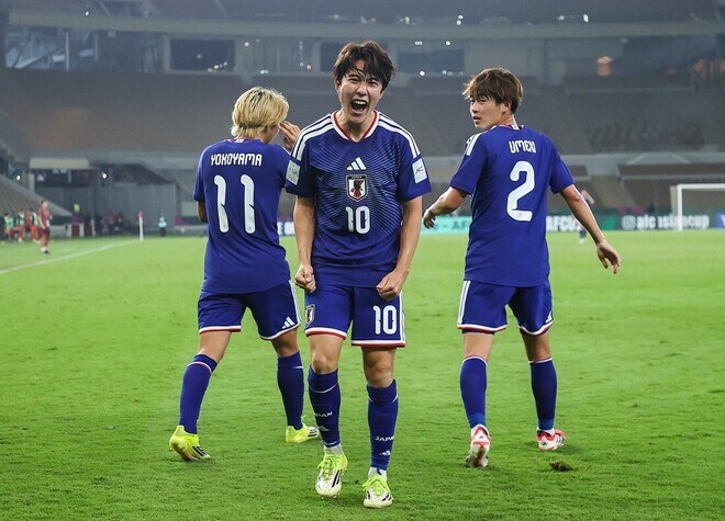 「10年に一度の選手だ」MVP＆最多得点！別格だった“日本の10番”に韓国メディアが衝撃！「日本サッカーの未来は明るい」
