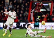 「あまりにもミスが多すぎる」日本代表MFが“緊急出場”も…痛恨敗戦で５戦未勝利のプレミア王者を英伝説FWが酷評「昨季のチームからかけ離れている」