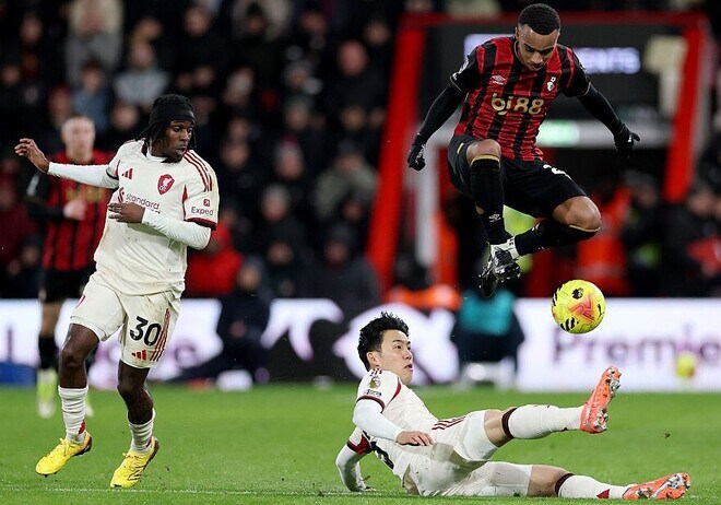 「あまりにもミスが多すぎる」日本代表MFが“緊急出場”も…痛恨敗戦で５戦未勝利のプレミア王者を英伝説FWが酷評「昨季のチームからかけ離れている」