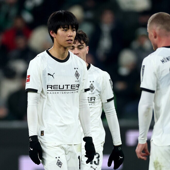 「グラッドバッハに希望を与えた」チームは３失点も…加入後初先発の日本代表DFをドイツ大手紙が称賛。指揮官も「非常に満足している」