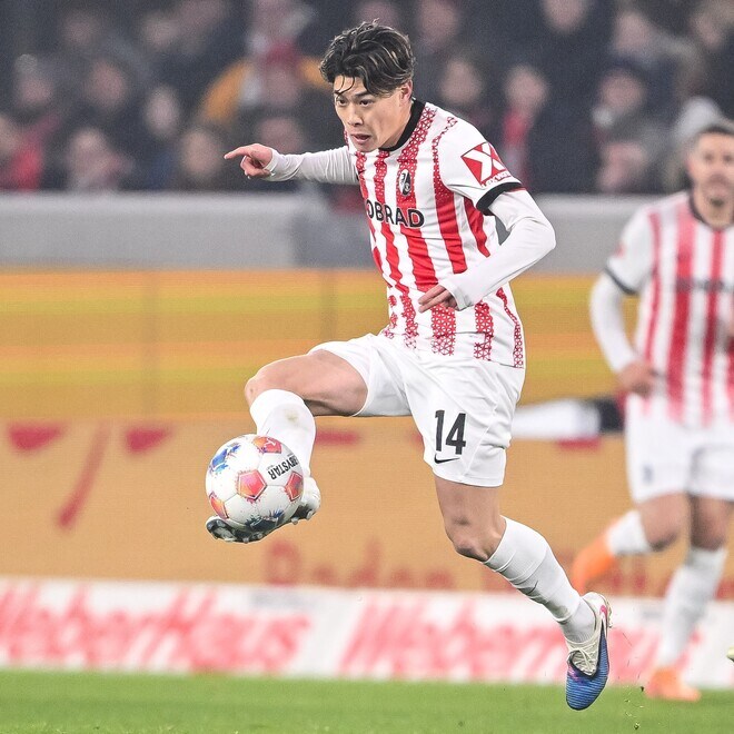 「一緒にピッチに立つのが本当に楽しい」ケルン戦で同点弾アシストの24歳日本代表MFにチームメイトは好印象！ 指揮官の評価は？「１対１の状況を打開する能力があり…」