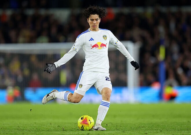 「もっとうまくやるべき」“出番激減”の日本代表MFに指揮官が苦言　地元メディアは異論「批判は助けにならない」