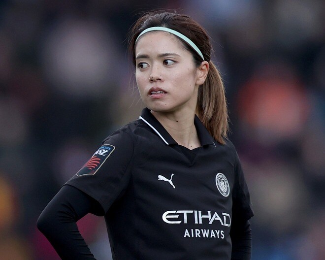 「ぜーんぶありがとう」なでしこ長谷川唯がメガネ姿で誕生日ショット公開！ 小野伸二も反応「Happy Birthday」