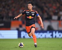 「ついに来た」「大宮から世界へ」U-23日本代表キャプテンがJ２クラブからオランダ強豪へ完全移籍！「応援しているよ」「コメント良すぎる。泣きそう」の声