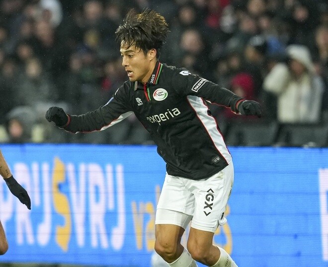 「とんでもないゴール」「なんだコレ」衝撃のゴラッソ炸裂!22歳日本代表の度肝を抜く“スーパーミドル弾”にネット騒然!「チームメイト頭抱えちゃってる」「W杯メンバーに呼ぶべき」