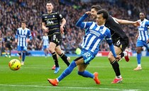 「あれでオフかよ」「ルール難しい」よく確認しないと分からない…際どい判定で三笘薫の今季３点目は幻に。２戦連続の悲劇にファン嘆き