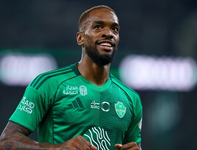 「アル・アハリはプレミアの上位に入れる」サウジでゴール量産中の英代表FWが“リアルなレベル”を力説！「僕はよく分かっている」