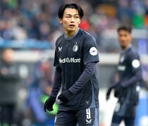 ２位フェイエノールト、序盤に失点を重ねて首位PSVに０－３惨敗…勝点差は「17」に。エース上田綺世は２か月ノーゴール