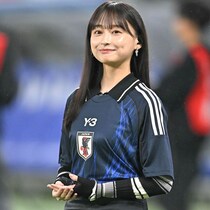 「全部かわいすぎる！」サッカー通女優がどどーんと公開した“艶めくオフショット集”が話題！「女神だった」「へそ出し似合ってるよ」
