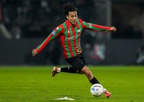 「記録的な移籍金となる」超絶ゴラッソの22歳日本代表が欧州超名門に電撃移籍か！公式オファーと精通記者が報道！プレミア＆ブンデスのクラブとの争奪戦に