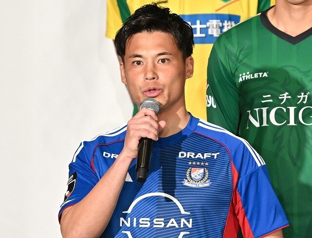 「青春時代を一緒に分かち合った仲」マリノスFW宮市亮、五輪金メダル候補の元クラスメイトから強い刺激。弟と広島捕手は引退…想いを背負って新シーズンへ