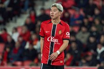 「衝撃的」日本サッカー界にさらなる“悲報”　W杯で決勝弾の日本代表FWが負傷か…現地メディア「離脱となる可能性が高い」